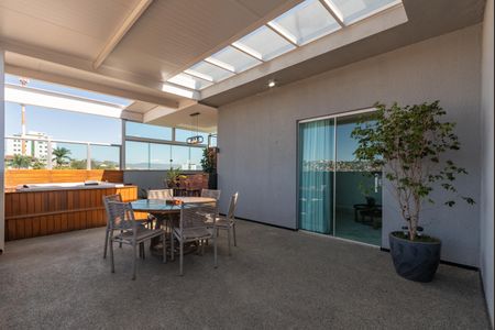 Apartamento à venda com 188m², 3 quartos e 2 vagasCobertura