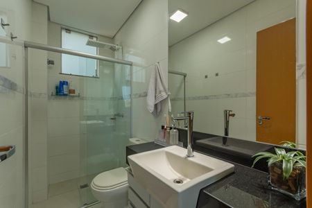 Apartamento à venda com 188m², 3 quartos e 2 vagasBanheiro 1