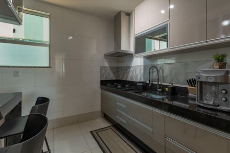 Apartamento à venda com 188m², 3 quartos e 2 vagasCozinha