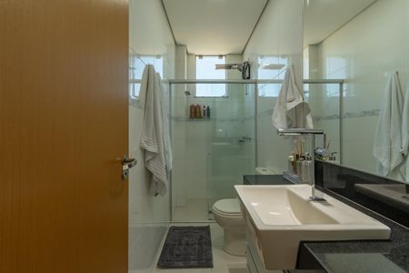 Apartamento à venda com 188m², 3 quartos e 2 vagasBanheiro da Suíte