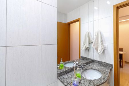 Apartamento à venda com 84m², 3 quartos e 2 vagasBanheiro social