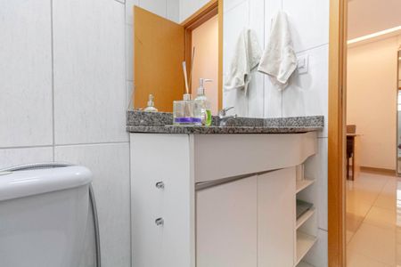 Apartamento à venda com 84m², 3 quartos e 2 vagasBanheiro social
