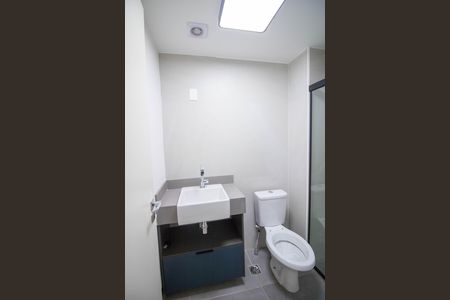 Banheiro de kitnet/studio para alugar com 1 quarto, 25m² em Vila Cordeiro, São Paulo