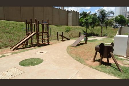 Apartamento para alugar com 40m², 2 quartos e 1 vaga Apartamento para alugar com 40m², 2 quartos e 1 vagaÁrea comum - Playground