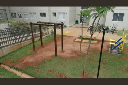 Apartamento para alugar com 40m², 2 quartos e 1 vaga Apartamento para alugar com 40m², 2 quartos e 1 vagaÁrea comum - Playground
