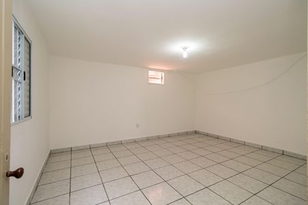 Casa para alugar com 55m², 1 quarto e sem vaga Casa para alugar com 55m², 1 quarto e sem vagaQuarto