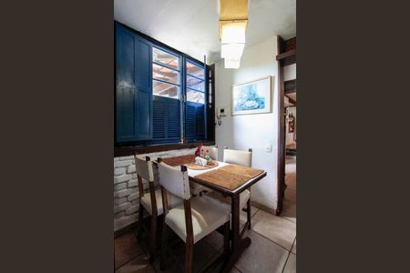 Casa de condomínio para alugar com 560m², 4 quartos e 4 vagasCopa