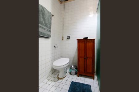 Casa de condomínio para alugar com 560m², 4 quartos e 4 vagasBanheiro da Suíte 4