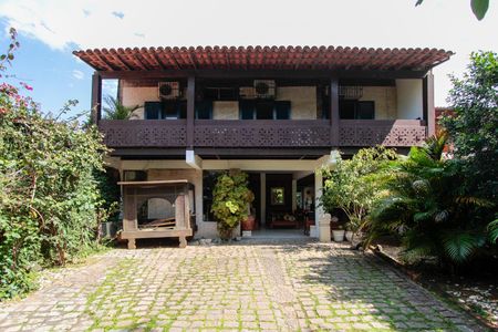 Casa de condomínio para alugar com 560m², 4 quartos e 4 vagasEntrada