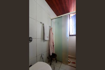 Casa de condomínio para alugar com 560m², 4 quartos e 4 vagasBanheiro da Suíte 2