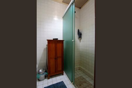 Casa de condomínio para alugar com 560m², 4 quartos e 4 vagasBanheiro da Suíte 4