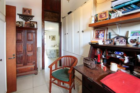 Casa de condomínio para alugar com 560m², 4 quartos e 4 vagasSuíte 2