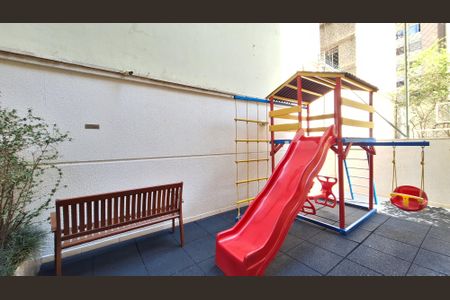 Apartamento à venda com 84m², 2 quartos e 2 vagas Apartamento à venda com 84m², 2 quartos e 2 vagasÁrea comum - Playground