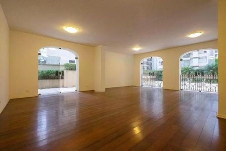 Apartamento à venda com 4 quartos, 220m² em Cerqueira César, São Paulo