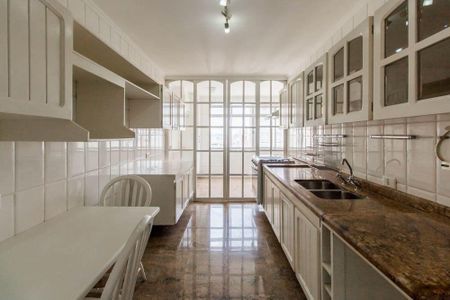 Apartamento à venda com 4 quartos, 220m² em Cerqueira César, São Paulo