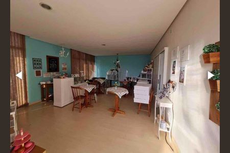 Casa à venda com 274m², 5 quartos e 5 vagas