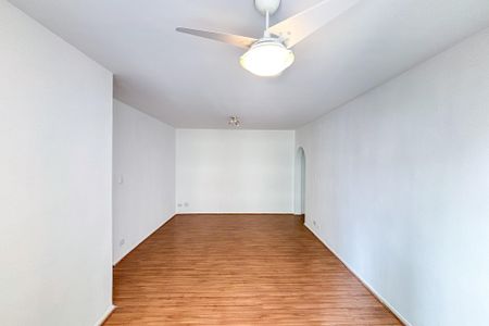 Sala de apartamento para alugar com 2 quartos, 73m² em Cerqueira César, São Paulo