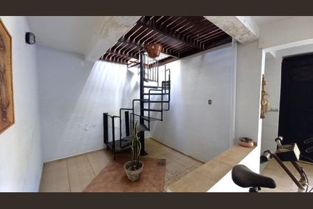 Casa à venda com 235m², 4 quartos e 4 vagas