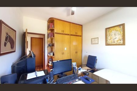 Casa à venda com 235m², 4 quartos e 4 vagas