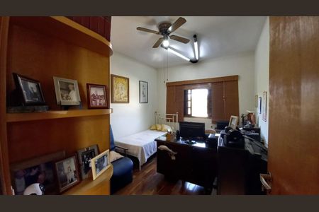 Casa à venda com 235m², 4 quartos e 4 vagas