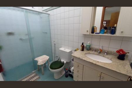 Casa à venda com 235m², 4 quartos e 4 vagas