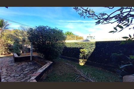 Casa à venda com 235m², 4 quartos e 4 vagas