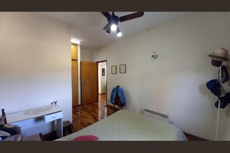 Casa à venda com 235m², 4 quartos e 4 vagas