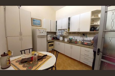 Casa à venda com 235m², 4 quartos e 4 vagas