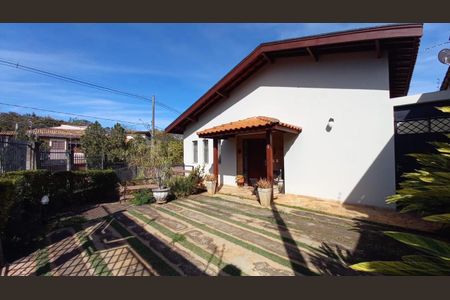Casa à venda com 235m², 4 quartos e 4 vagas