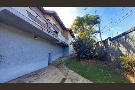 Casa à venda com 235m², 4 quartos e 4 vagas