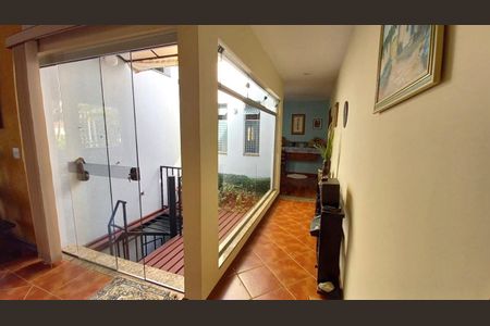 Casa à venda com 235m², 4 quartos e 4 vagas