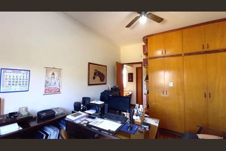 Casa à venda com 235m², 4 quartos e 4 vagas