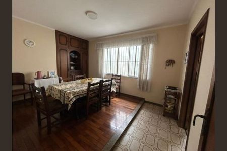 Casa à venda com 4 quartos, 270m² em Indianópolis, São Paulo