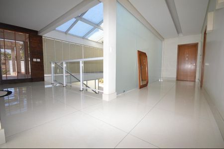 Casa à venda com 3 quartos, 567m² em Copacabana, Belo Horizonte