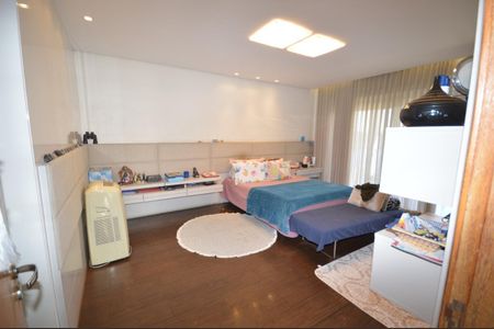 Casa à venda com 567m², 3 quartos e 10 vagas