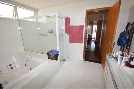 Casa à venda com 567m², 3 quartos e 10 vagas