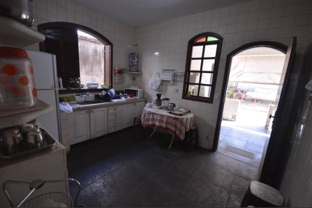 Casa à venda com 233m², 3 quartos e 4 vagas