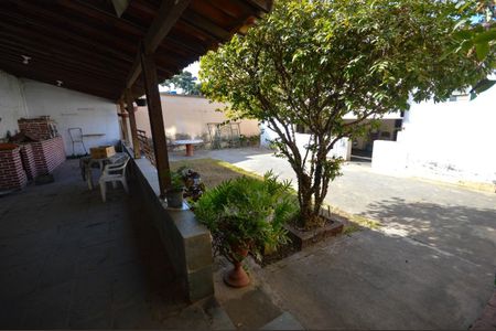 Casa à venda com 233m², 3 quartos e 4 vagas