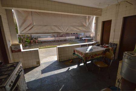 Casa à venda com 233m², 3 quartos e 4 vagas