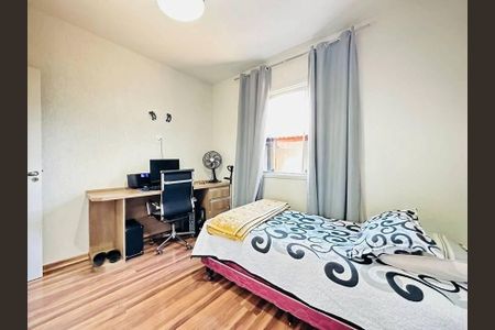 Casa à venda com 3 quartos, 360m² em Heliópolis, Belo Horizonte