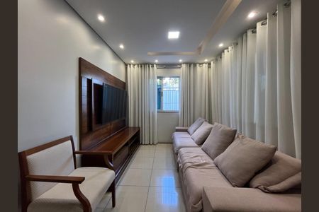 Casa à venda com 5 quartos, 160m² em Indians, Belo Horizonte