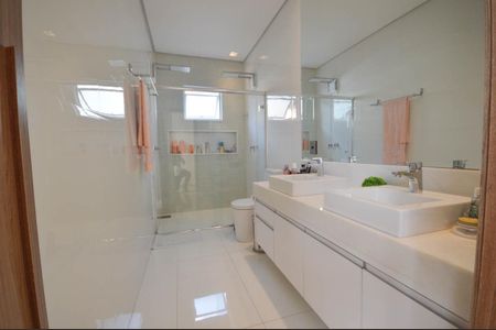 Casa à venda com 380m², 4 quartos e 3 vagas