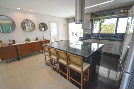 Casa à venda com 380m², 4 quartos e 3 vagas