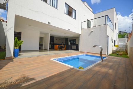 Casa à venda com 380m², 4 quartos e 3 vagas