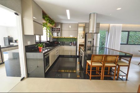 Casa à venda com 380m², 4 quartos e 3 vagas