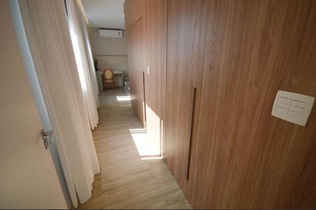 Casa à venda com 380m², 4 quartos e 3 vagas