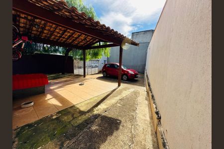 Casa à venda com 110m², 3 quartos e 4 vagas