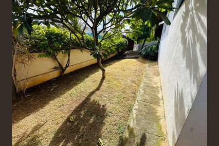 Casa à venda com 110m², 3 quartos e 4 vagas