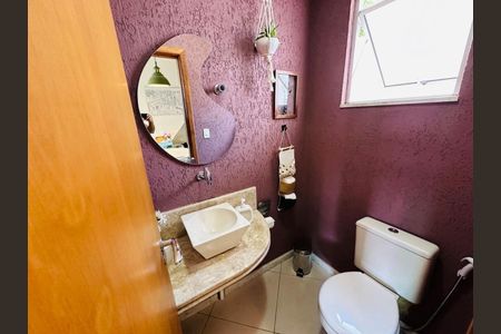 Casa à venda com 110m², 3 quartos e 4 vagas