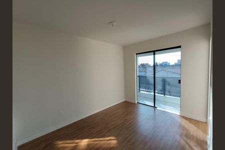 Casa à venda com 3 quartos, 130m² em Floramar, Belo Horizonte